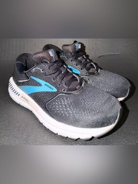 Brooks Ariel Running Shoes in Black with Blue Accents size 10